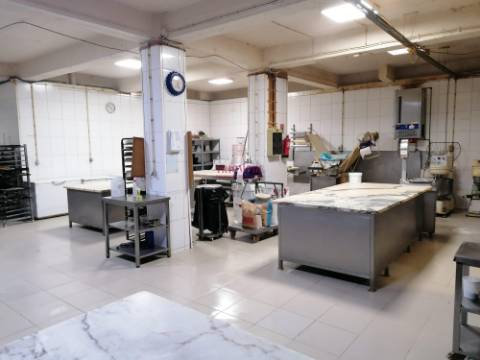 Trespasse fábrica panificação / pastelaria 440m2, Santa Clara, Lisboa