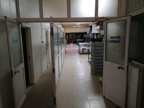 Trespasse fábrica panificação / pastelaria 440m2, Santa Clara, Lisboa