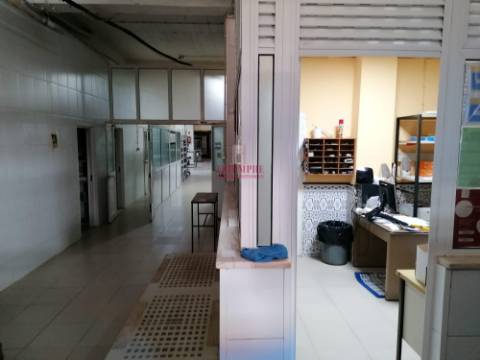 Trespasse fábrica panificação / pastelaria 440m2, Santa Clara, Lisboa