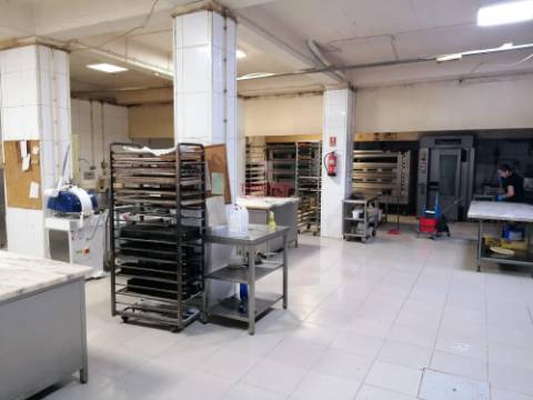 Trespasse fábrica panificação / pastelaria 440m2, Santa Clara, Lisboa