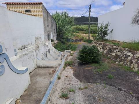 Terreno de 3463m2 com Ruina uma antiga Azenha em   Alfeizerão