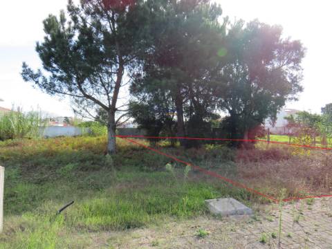 Lote de Terreno Urbano nas Gaeiras 388 m2