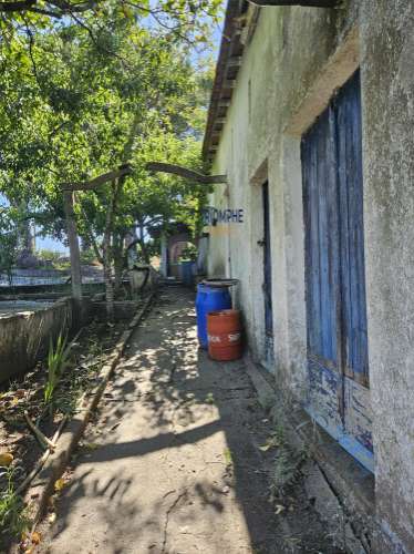 Quinta em terreno rústico, com parcela urbana