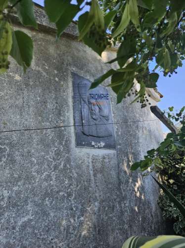 Quinta em terreno rústico, com parcela urbana