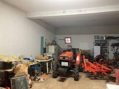 Terreno de 11.220m2 com 240m2 Urbano e Armazém, Arão, Portimão