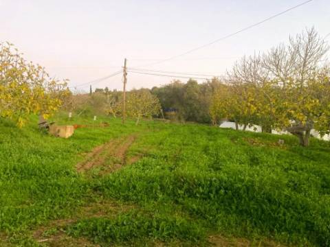 Terreno de 11.220m2 com 240m2 Urbano e Armazém, Arão, Portimão