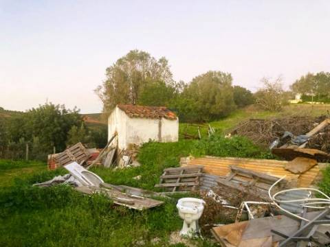 Terreno de 11.220m2 com 240m2 Urbano e Armazém, Arão, Portimão