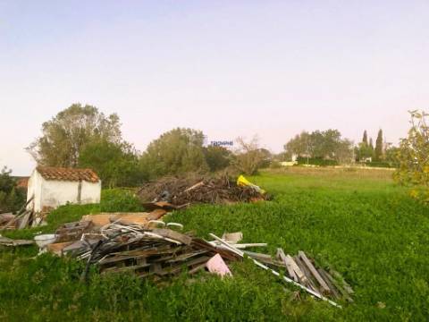 Terreno de 11.220m2 com 240m2 Urbano e Armazém, Arão, Portimão