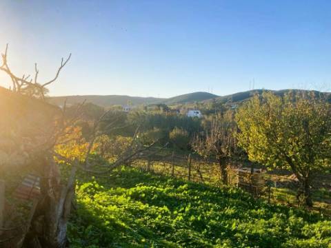 Terreno de 11.220m2 com 240m2 Urbano e Armazém, Arão, Portimão