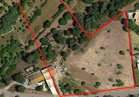 Terreno de 11.220m2 com 240m2 Urbano e Armazém, Arão, Portimão