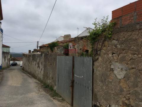 Arelho Casa por Recuperar