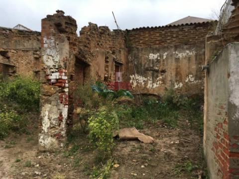 Arelho Casa por Recuperar