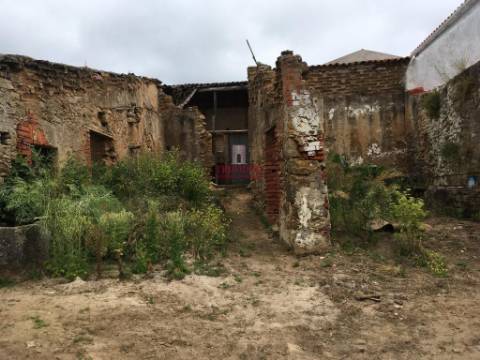 Arelho Casa por Recuperar