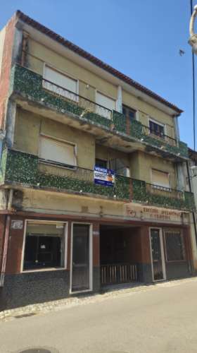 Prédio para recuperar centro de Avelar, Ansião