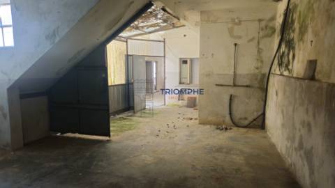 Prédio para recuperar centro de Avelar, Ansião