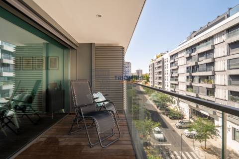 Apartamento T2 em Condomínio Fechado Lux Garden – junto ao Estádio da Luz