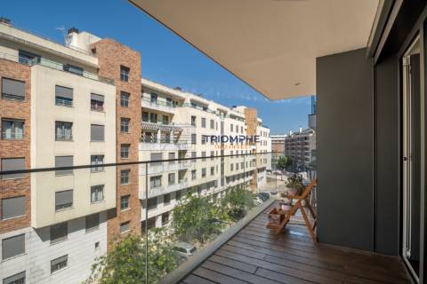 Apartamento T2 em Condomínio Fechado Lux Garden – junto ao Estádio da Luz