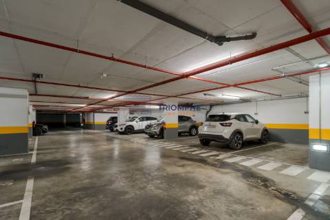 Apartamento T2 em Condomínio Fechado Lux Garden – junto ao Estádio da Luz