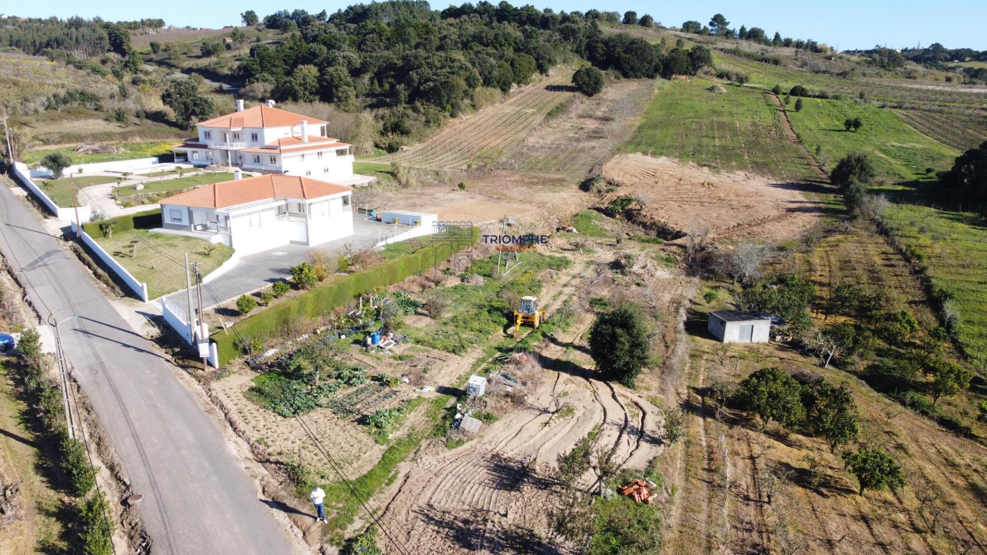 Terreno de 12.560m2 c/ possibilidade construção em Delgada, Bombarral