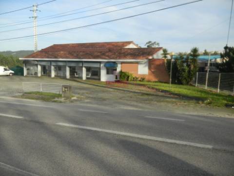 Armazém Comercial c/ Terreno de 4.920m2, Batalha
