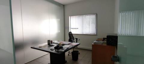 Armazém 718m2, 2 Pisos, 6 Salas Marinha Grande