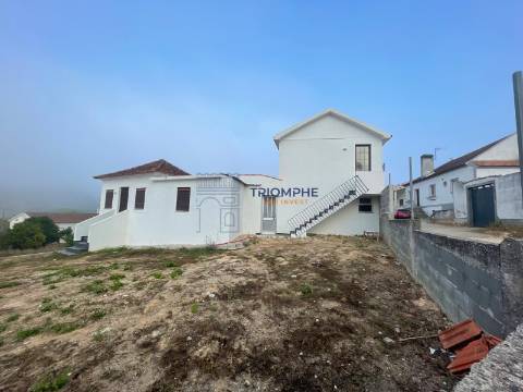 Palacete histórico e 3 moradias independentes, Colmeias Leiria