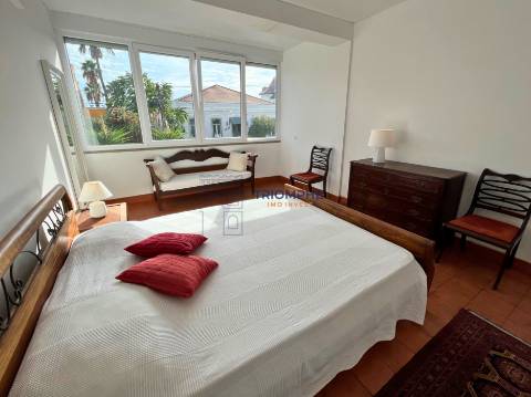 Apartamento T2 Estoril Parqueamento 1 viatura