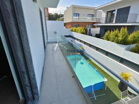 Moradia T4 Arquitetura Moderna Abóboda – Conforto, Estilo e Sustentabilidade