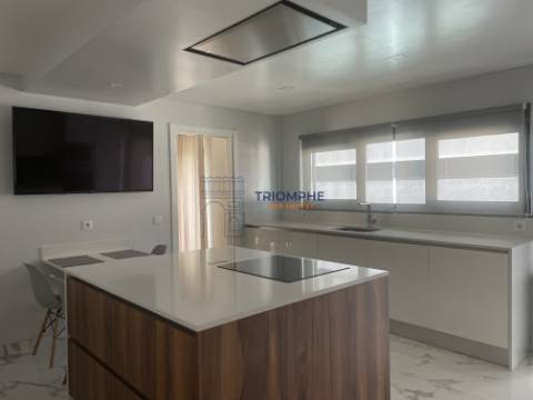 Moradia T4 Arquitetura Moderna Abóboda – Conforto, Estilo e Sustentabilidade