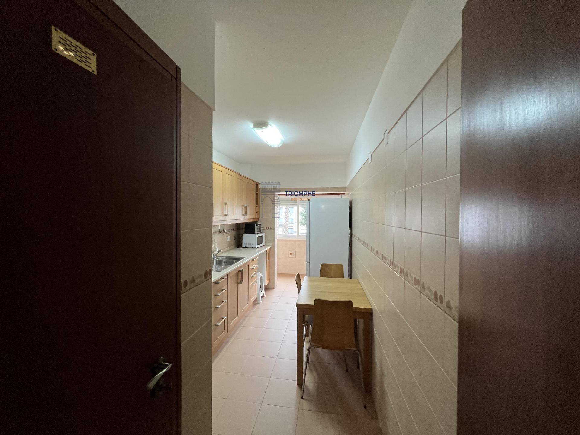 Apartamento T3 Linda-a-Velha
