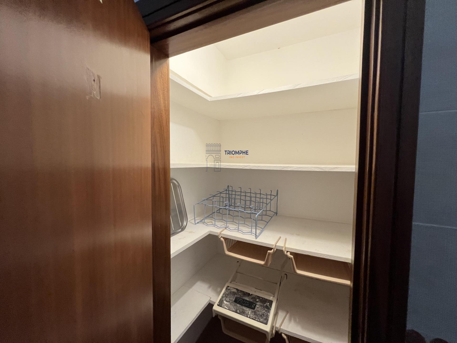 Apartamento T3 Linda-a-Velha