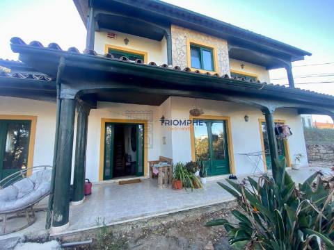 Moradia T4 Batalha-Torre