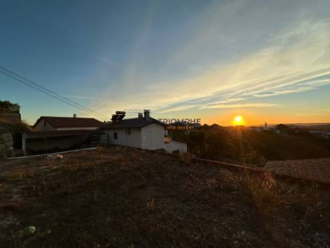 Moradia T4 Batalha-Torre