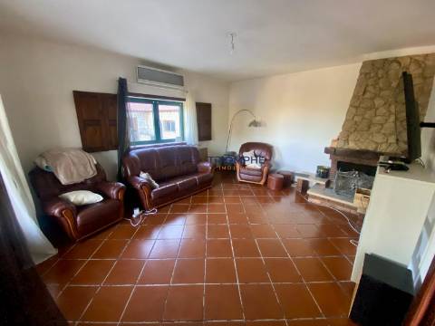 Moradia T4 Batalha-Torre