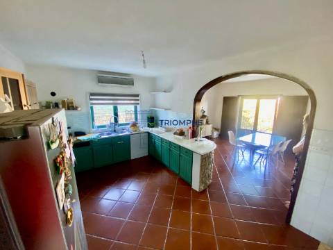 Moradia T4 Batalha-Torre