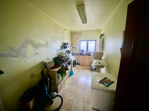 Moradia T4 Batalha-Torre