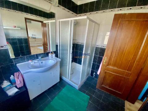 Moradia T4 Batalha-Torre