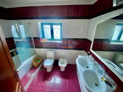 Moradia T4 Batalha-Torre