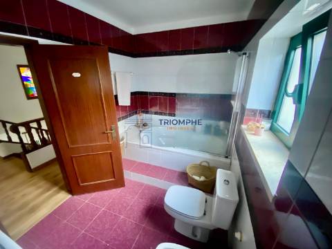 Moradia T4 Batalha-Torre