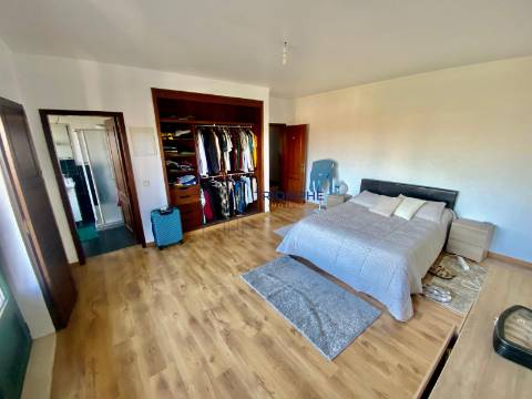 Moradia T4 Batalha-Torre