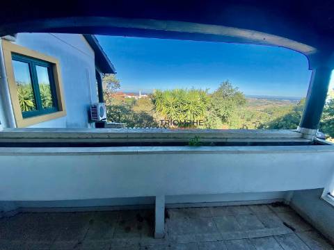 Moradia T4 Batalha-Torre