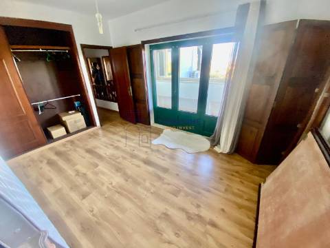 Moradia T4 Batalha-Torre