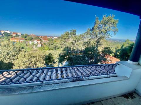 Moradia T4 Batalha-Torre