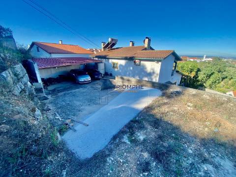 Moradia T4 Batalha-Torre