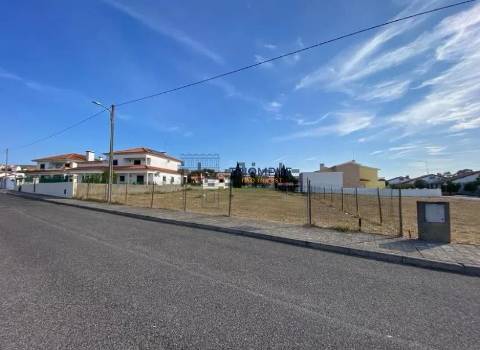 Terreno Urbano 1350 m2 Montalvo Constância