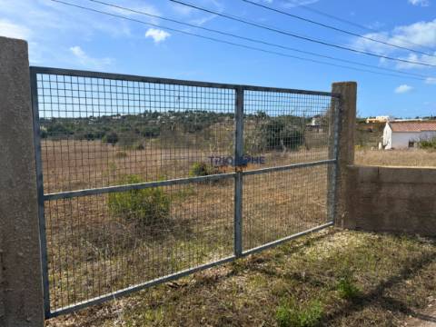 Terreno rústico de 35 000 m² em Carvoeiro