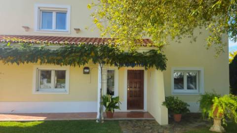 Moradia T4+1 Tomar, terreno de 1140m2