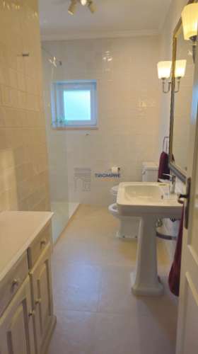 Moradia T4+1 Tomar, terreno de 1140m2