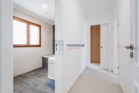 Moradia T4 - Piscina Aquecida - Leiria