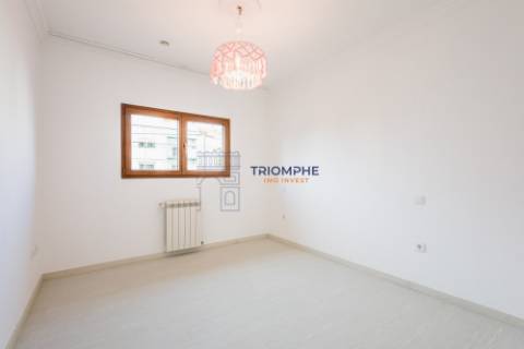 Moradia T4 - Piscina Aquecida - Leiria